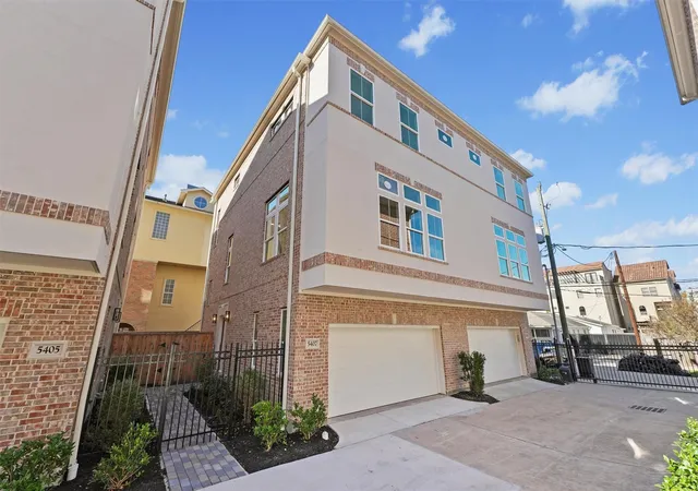 1st image of 5407 Dickson St, Houston, TX 77007 | MLS# 60381226