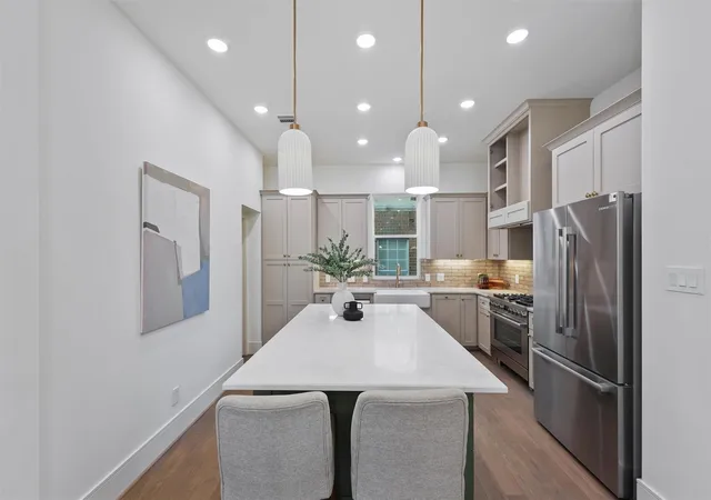 4th image of 5407 Dickson St, Houston, TX 77007 | MLS# 60381226