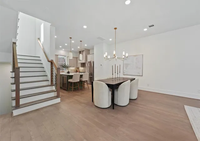 5th image of 5407 Dickson St, Houston, TX 77007 | MLS# 60381226