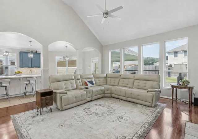 3rd image of 14010 Sea Myrtle Ln, Sugar Land, TX 77498 | MLS# 79299556