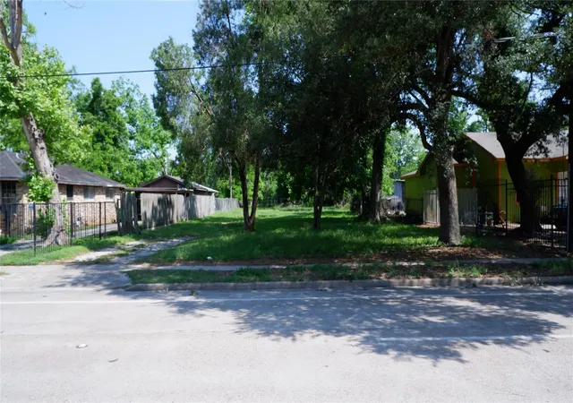 1st image of 4811 Cavalcade St, Houston, TX 77026 | MLS# 12303564