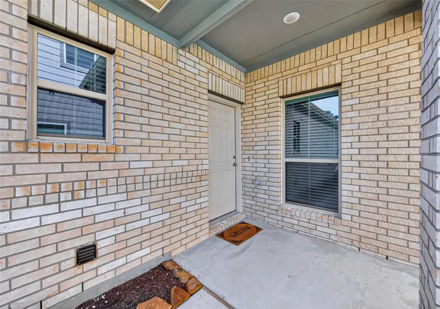 Photo 3 of Single family home for sale at 516 Emerald Thicket, Huffman, TX 77336 | MLS# 78443482 | Listing updated on 2026-09-19
