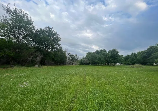 3rd image of 198 Riverside Dr, La Grange, TX 78945 | MLS# 76606623
