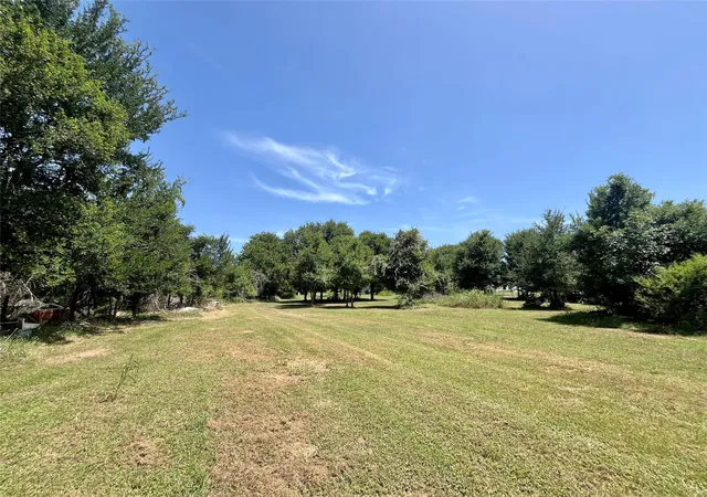 4th image of 198 Riverside Dr, La Grange, TX 78945 | MLS# 76606623