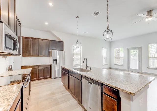 Photo 3 of Sale Pending at 11913 Mockingbird Ln, Montgomery, TX 77356 | MLS# 69926663 | Listing updated on 2026-09-02