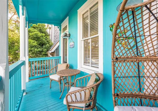 4th image of 1208 Avenue K, Galveston, TX 77550 | MLS# 11831079