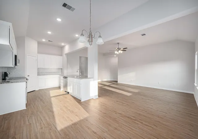 Photo 3 of Single family home for sale at 12408 Hackberry Dr, Willis, TX 77318 | MLS# 45620541 | Listing updated on 2026-06-17