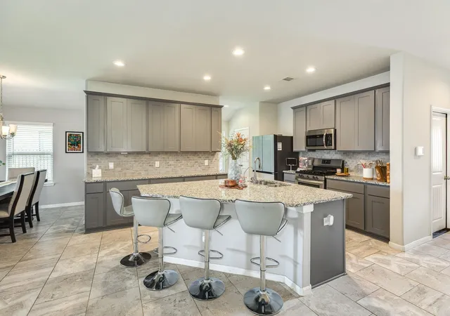 Photo 4 of Single family home for sale at 10323 Sill Prairie Dr, Rosharon, TX 77583 | MLS# 44967830 | Listing updated on 2026-08-29
