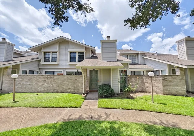 Townhouse for sale at 6217 Ludington Dr #20-916, Houston, TX 77035 | MLS# 3593327 | Listing updated on 2026-07-29