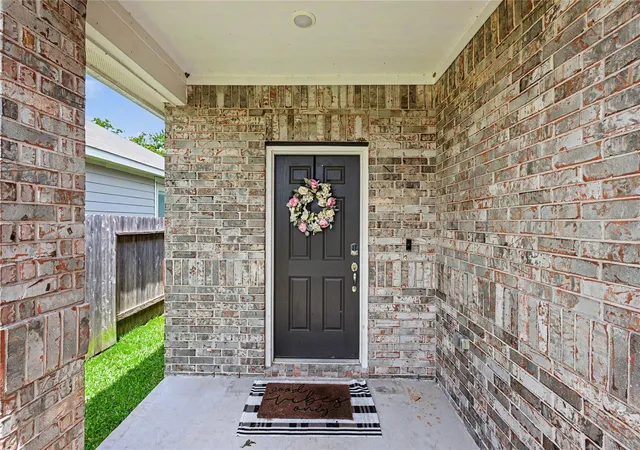Photo 2 of Sale Pending at 24718 Russet Blf Trl, Huffman, TX 77336 | MLS# 90911275 | Listing updated on 2026-09-12