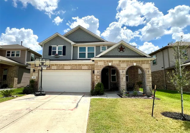 Photo 2 of Single family home for sale at 2635 Oakwood Blf Trl, Houston, TX 77038 | MLS# 97377966 | Listing updated on 2026-08-21