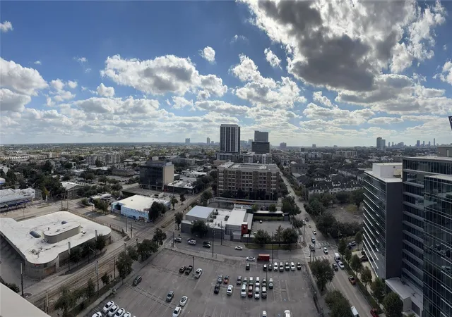 2nd image of 2016 Main Street, Houston, TX 77002 | Houzeo