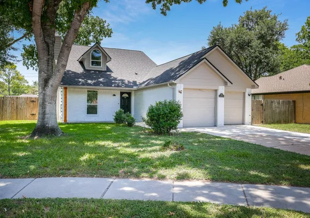 Photo 2 of Sale Pending at 2618 Harvest Moon Dr, Missouri City, TX 77489 | MLS# 44458511 | Listing updated on 2026-08-29