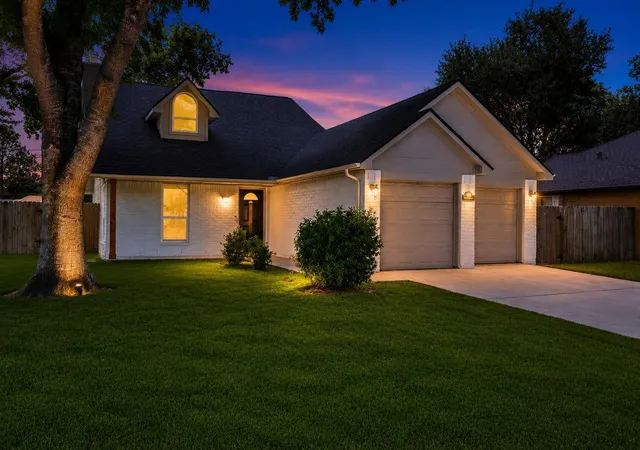 Photo 3 of Sale Pending at 2618 Harvest Moon Dr, Missouri City, TX 77489 | MLS# 44458511 | Listing updated on 2026-08-29