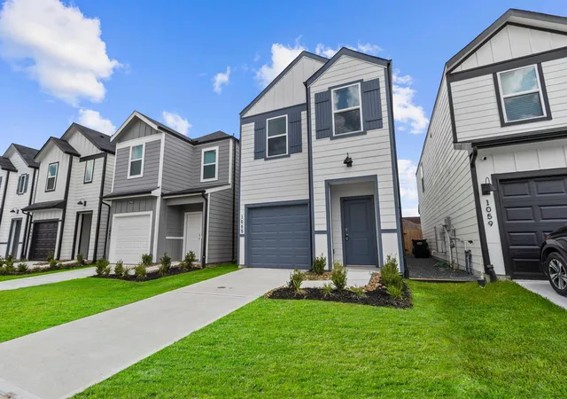 Photo 2 of Single family home for sale at 1055 Sweet Jubilee Ln, Houston, TX 77090 | MLS# 24473562 | Listing updated on 2026-09-22