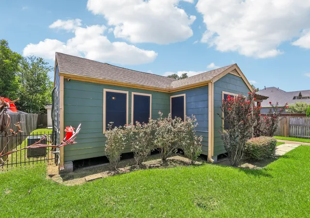 Photo 3 of Single family home for sale at 4516 Dewberry St, Houston, TX 77021 | MLS# 93123329 | Listing updated on 2026-09-17