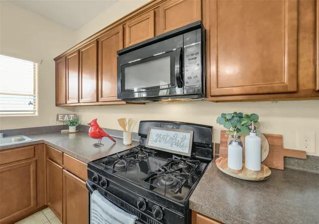 Photo 4 of Single family home for sale at 8114 Yaupon View Dr, Cypress, TX 77433 | MLS# 15153569 | Listing updated on 2026-09-10