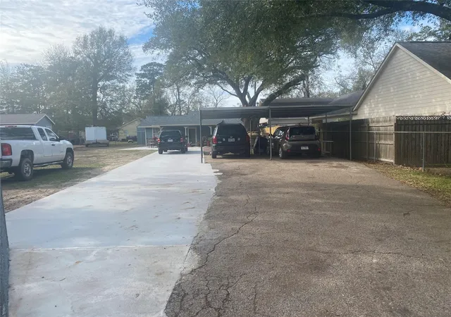 Photo 1 of Single family home for sale at 902 S Holly Ave, Cleveland, TX 77327 | MLS# 40806356 | Listing updated on 2026-06-29
