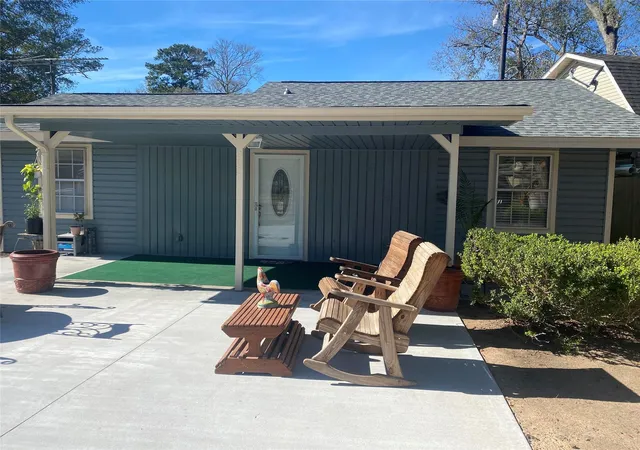 Photo 2 of Single family home for sale at 902 S Holly Ave, Cleveland, TX 77327 | MLS# 40806356 | Listing updated on 2026-06-29