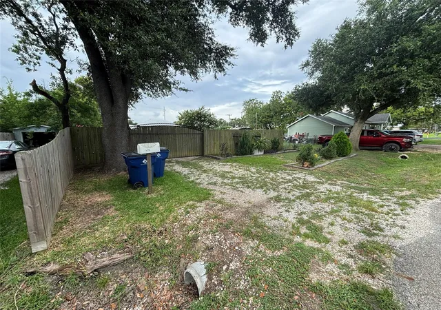 2nd image of 2213 1st Ave N, Texas City, TX 77590 | MLS# 42526860