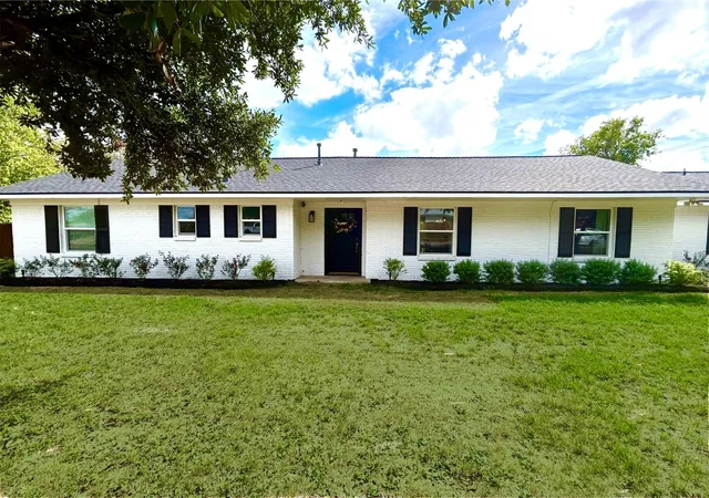 1st image of 1012 Winding Rd, College Station, TX 77840 | MLS# 23150509