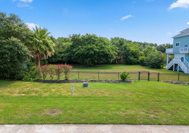 Photo 4 of Land for sale at 3435 Eckert Dr, Galveston, TX 77554 | MLS# 25103724 | Listing updated on 2026-08-31