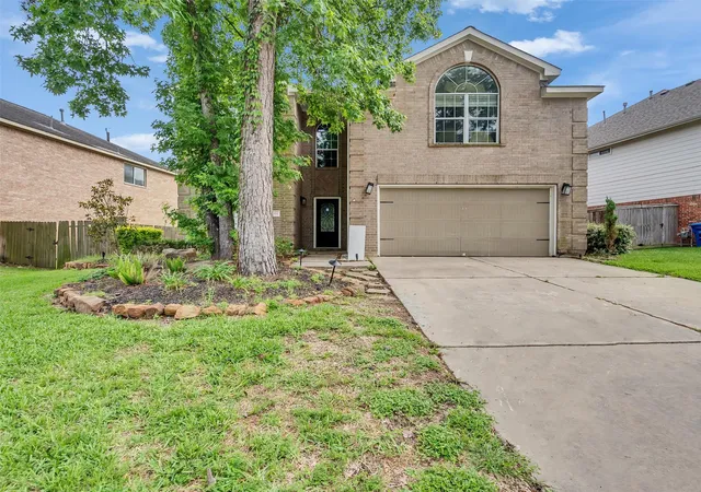 Photo 2 of Single family home for sale at 8514 Sports Hvn Dr, Humble, TX 77346 | MLS# 37911105 | Listing updated on 2026-08-27