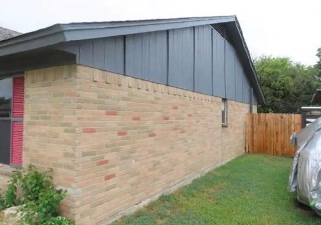 3rd image of 2813 Highlawn Ter, Fort Worth, TX 76133 | MLS# 97409403