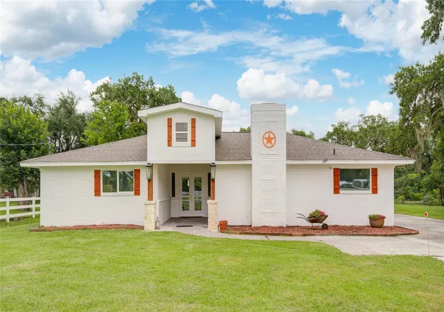 Photo 1 of Single family home for sale at 623 County Rd 687, Angleton, TX 77515 | MLS# 37292382 | Listing updated on 2026-09-19