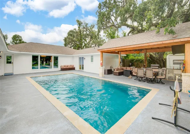 Photo 3 of Single family home for sale at 623 County Rd 687, Angleton, TX 77515 | MLS# 37292382 | Listing updated on 2026-09-19