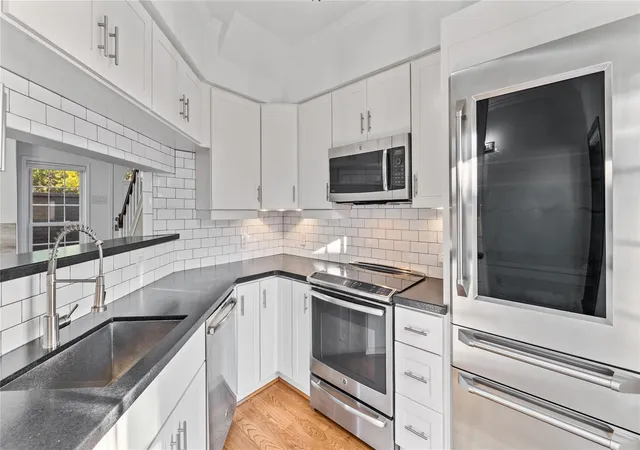 Photo 1 of Condo for sale at 2215 Stanford St #2215, Houston, TX 77006 | MLS# 49919303 | Listing updated on 2026-09-10