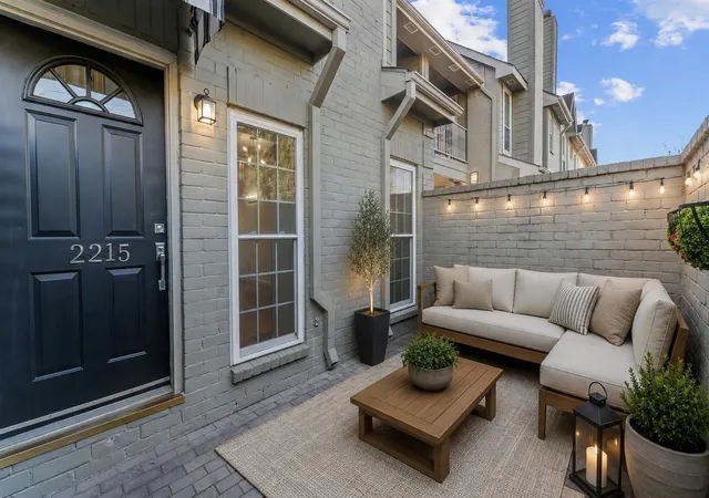 Photo 3 of Condo for sale at 2215 Stanford St #2215, Houston, TX 77006 | MLS# 49919303 | Listing updated on 2026-09-10