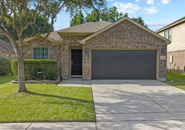 2nd image of 1135 Treasure Ct, Baytown, TX 77521 | MLS# 4302679