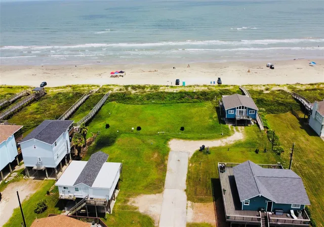 7th image of 103 Nesmith Pl, Freeport, TX 77541 | MLS# 45627193