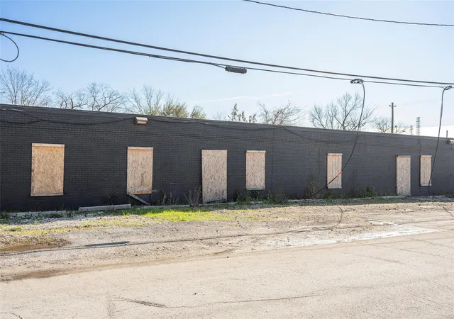 5th image of 933 Harbor St, Houston, TX 77020