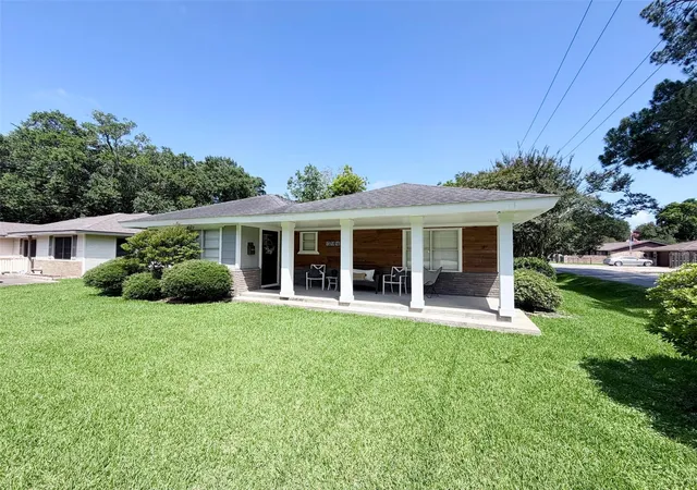 Homes for sale in Groves, TX | 5948 Monroe St, Groves, TX 77619 | MLS# 12761271