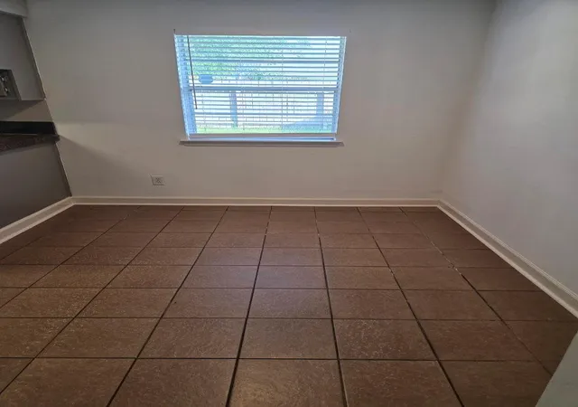 Photo 3 of Sale Pending at 5510 NW Circlegate Dr, Spring, TX 77373 | MLS# 85868880 | Listing updated on 2026-10-12