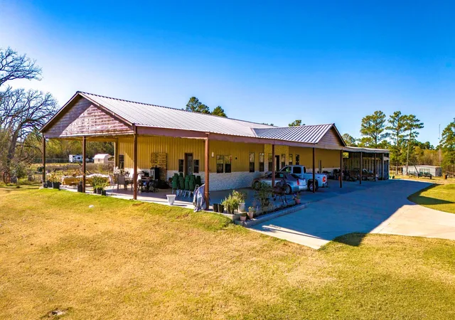 Photo 2 of Single family home for sale at 34 Julia Justice Rd, Huntsville, TX 77320 | MLS# 54680272 | Listing updated on 2026-09-13