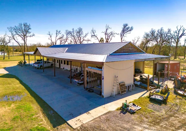 Photo 3 of Single family home for sale at 34 Julia Justice Rd, Huntsville, TX 77320 | MLS# 54680272 | Listing updated on 2026-09-13