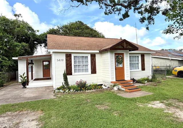 Homes for sale in Freeport, TX | 1410 N Gulf Blvd, Freeport, TX 77541 | MLS# 46909963