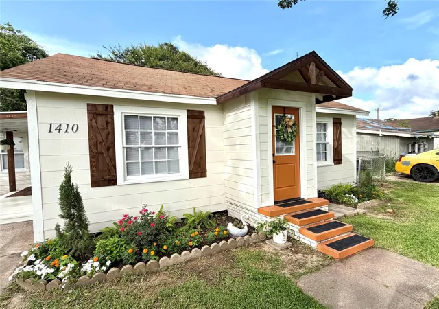 Homes for sale in Freeport, TX | 1410 N Gulf Blvd, Freeport, TX 77541 | MLS# 46909963