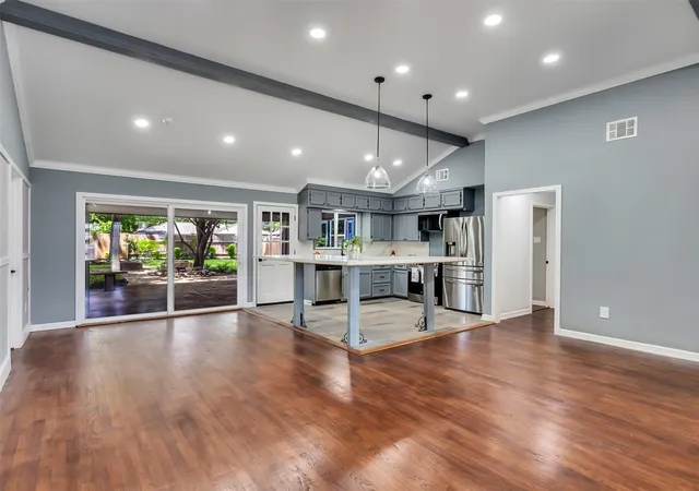 4th image of 5402 Libbey Ln, Houston, TX 77092 | MLS# 12021019