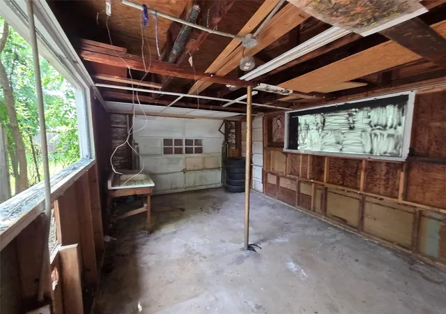 Photo 7 of Single family home for sale at 4302 Columbia Rd, Wichita Falls, TX 76310 | MLS# 2507294 | Listing updated on 2026-09-17