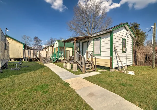 Photo 4 of Sale Pending at 14929 Henry Rd, Houston, TX 77060 | MLS# 61642152 | Listing updated on 2026-10-09