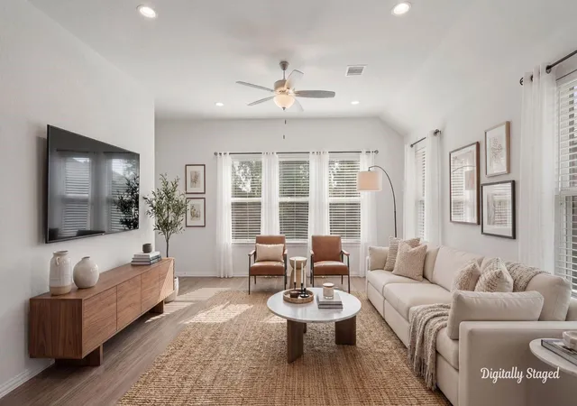 Photo 3 of Single family home for sale at 340 Honey Mesquite Path, Willis, TX 77318 | MLS# 60295857 | Listing updated on 2026-09-16