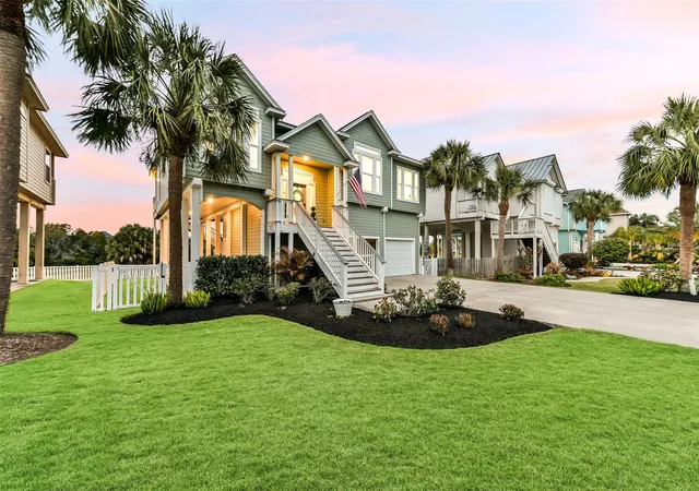 Photo 3 of Single family home for sale at 13602 Windlass Cir, Galveston, TX 77554 | MLS# 17639412 | Listing updated on 2026-08-08
