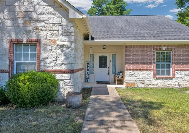 Photo 4 of Sale Pending at 290 Austin Ln, Pollok, TX 75969 | MLS# 33633345 | Listing updated on 2026-09-14