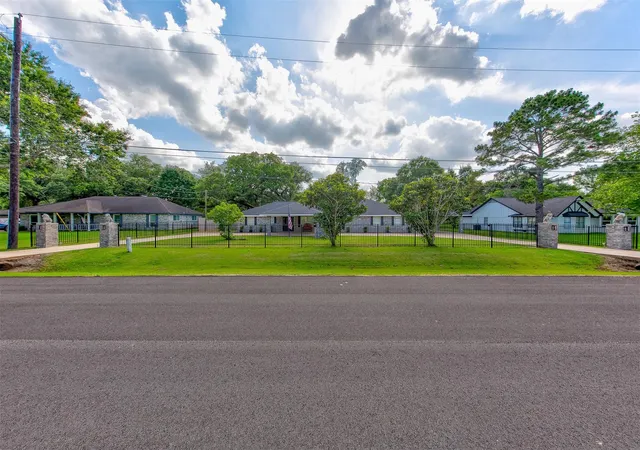 3rd image of 4710 Sylvia Lane, Manvel, TX 77578 | MLS# 36712493