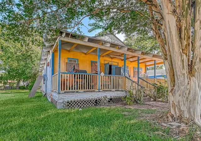 2nd image of 436 Neyland St #1, Houston, TX 77022 | MLS# 12414975