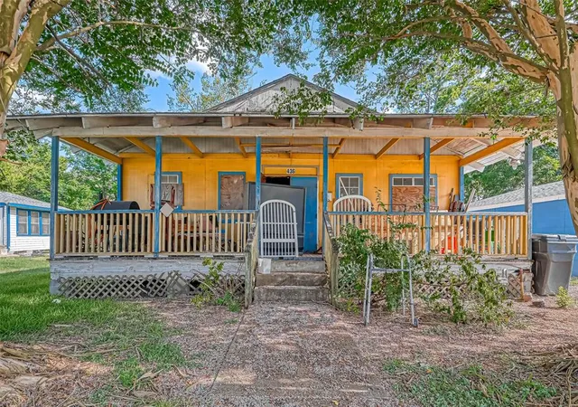 Photo 3 of Sale Pending at 436 Neyland St #1, Houston, TX 77022 | MLS# 12414975 | Listing updated on 2026-08-19